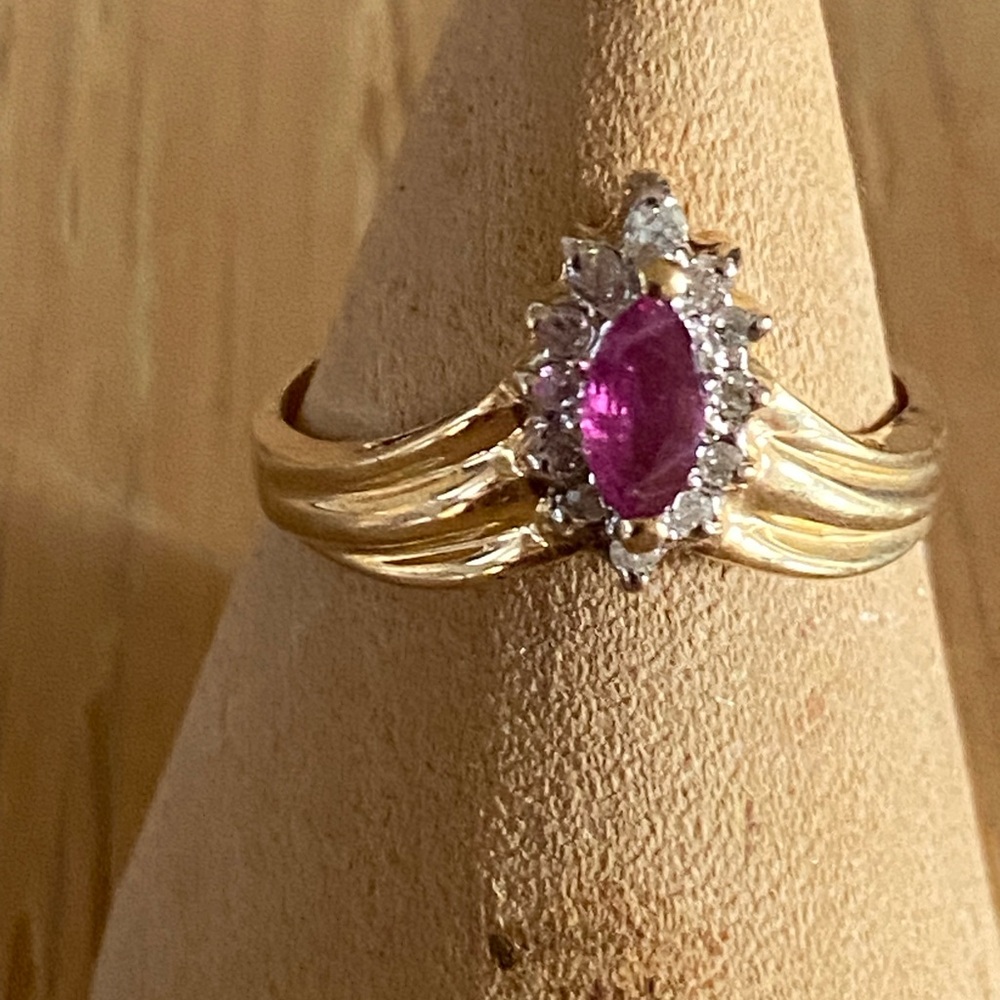 Beautiful Solid 14k Yellow Gold / Ruby /Diamond - image 1
